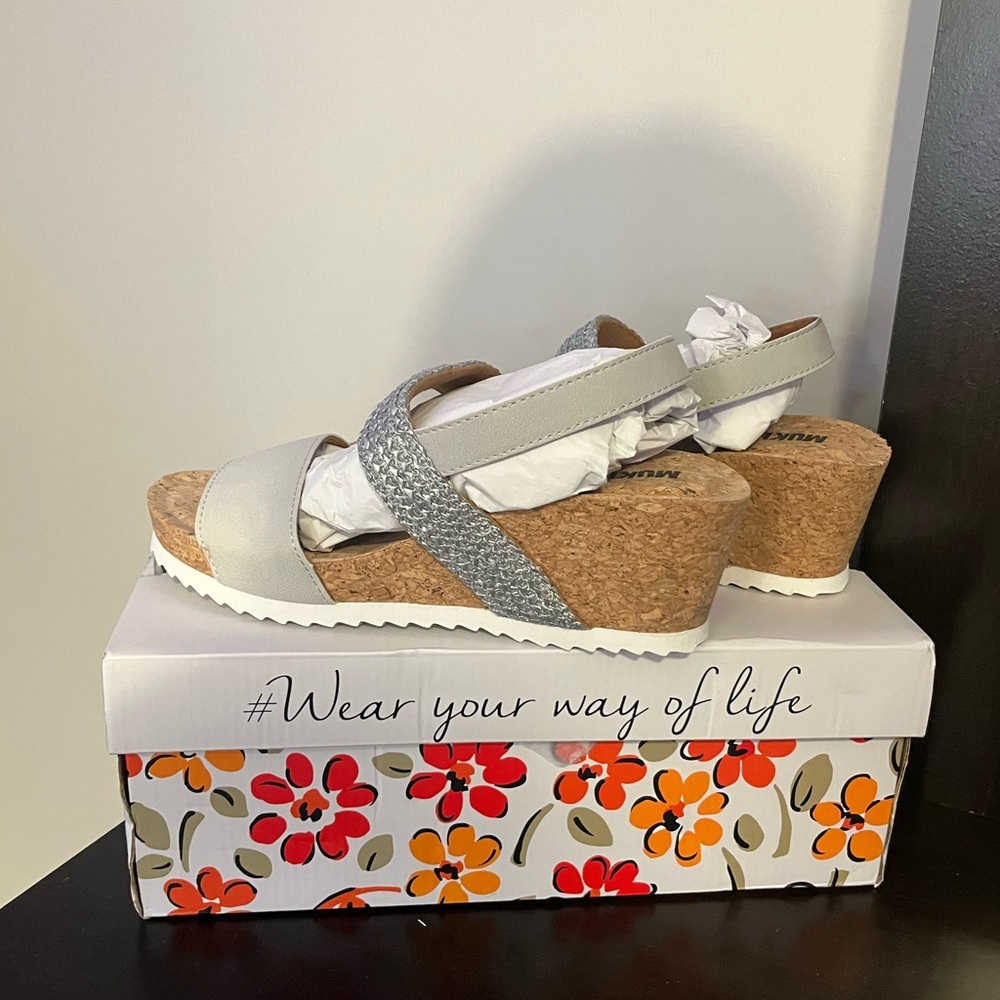 Muk Luks Women's Wendy wedge sandal